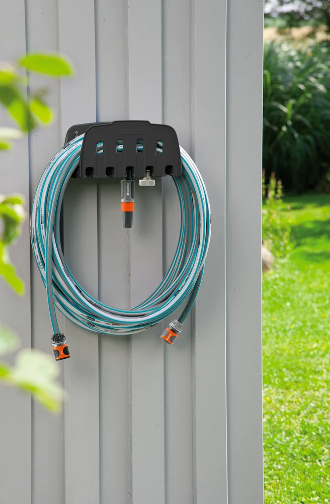 Tuyau Classic Gardena 20m + Porte Tuyau Mur – Gardena (vue 2)